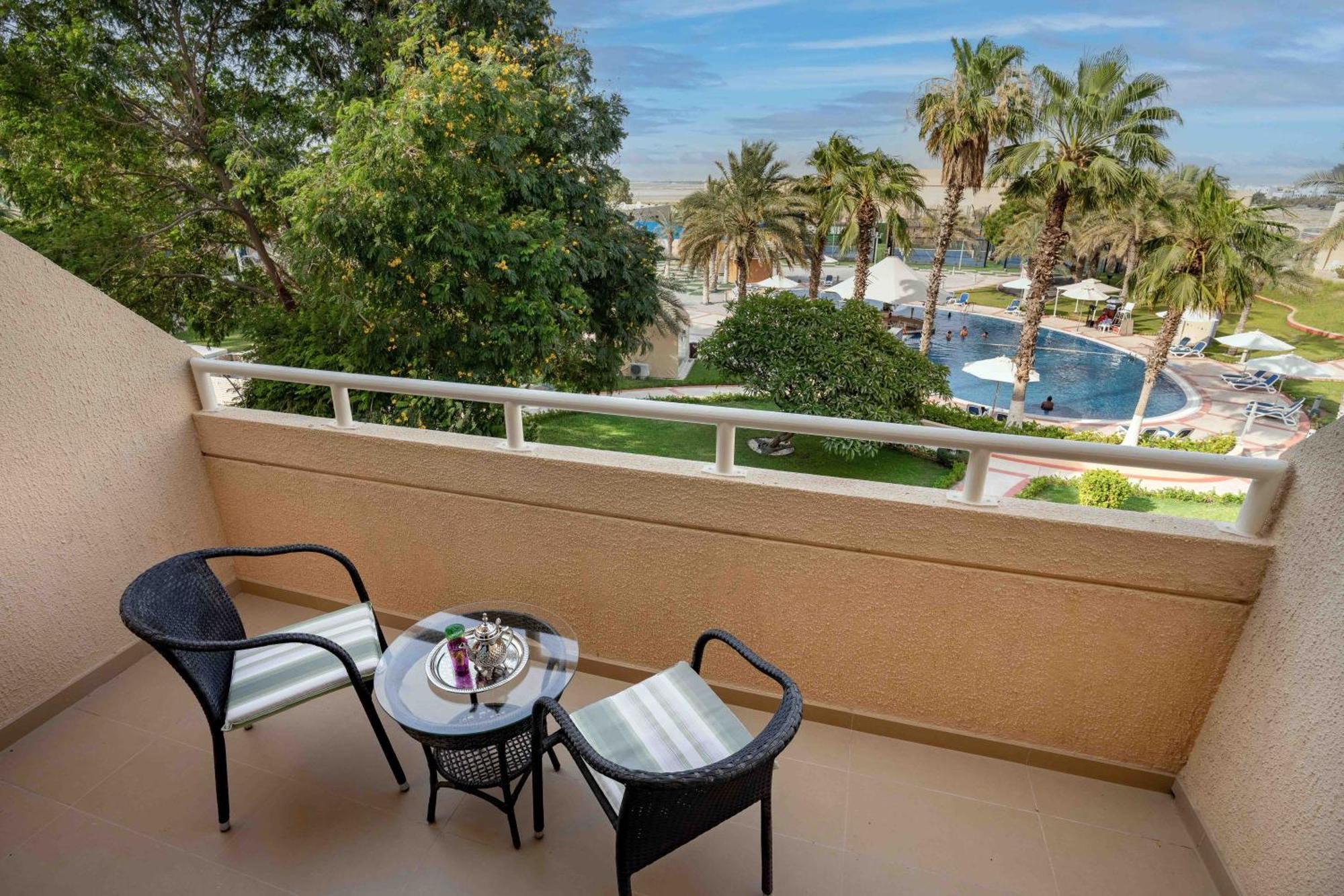 Metropolitan Al Mafraq Hotel Abu Dhabi Eksteriør bilde